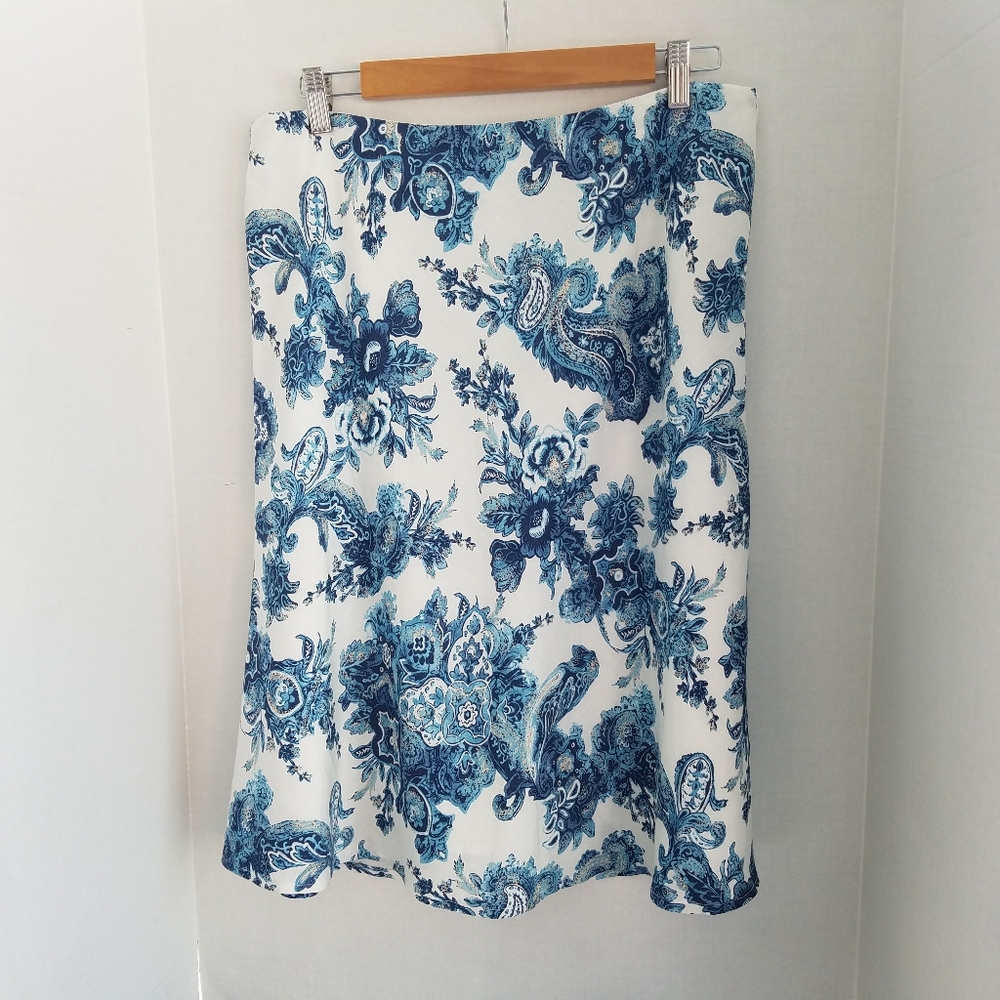 Liz & Co Blue and White Floral Skirt sz 12  NWOT